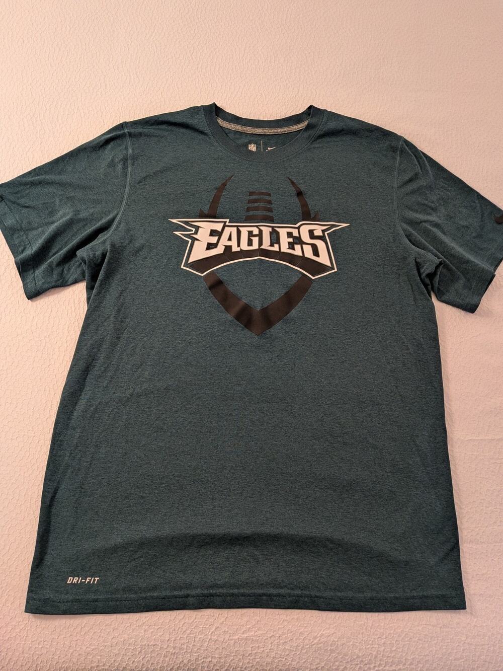 Philadelphia Eagles Nike Dri-FIT Graphic Football T-Shirt Green Men's Large